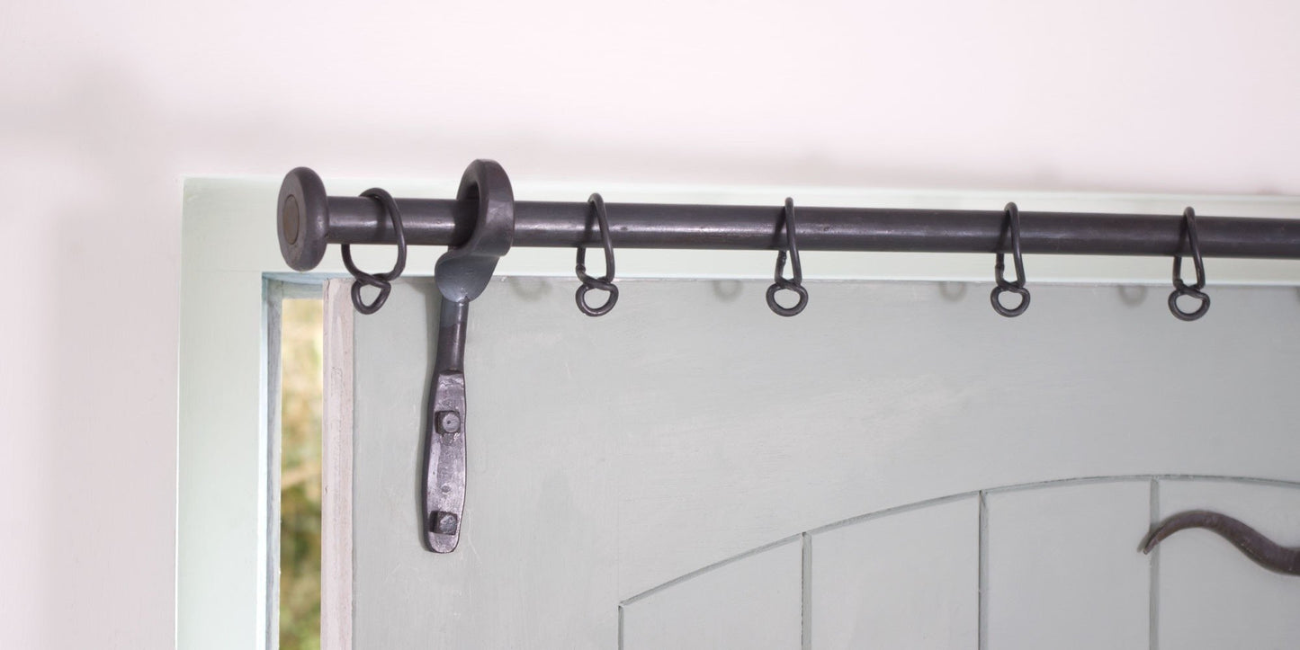 20mm Solid Wrought Iron Drapery Arm with L-Shaped Bracket