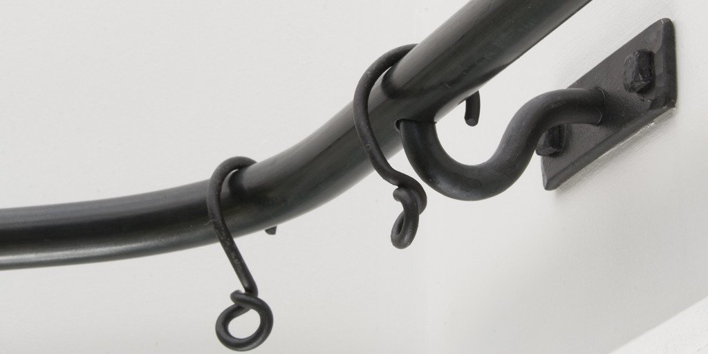 Solid Wrought Iron Bay Window Pole with Shepherd's Crook Finials