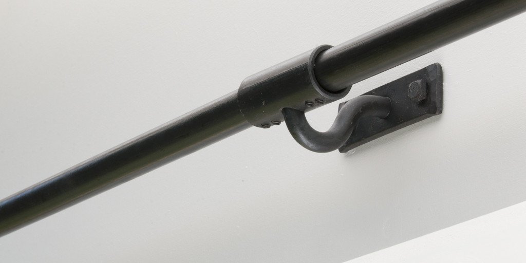 Wrought Iron Bay Window Pole with Chunky Discs